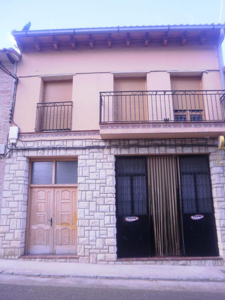 Bar Hostal Torralba De Los Sisones Exterior foto